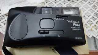 Cámara Yashica Patio 35mm con flash