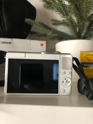 Cámara Canon EOS M100 Blanca