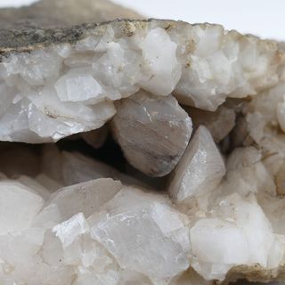 minerali CALCITE IN GEODE Porretta,BO (C15)
