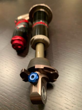 Amortiguador Manitou Revox Pro