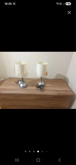 Lámparas de mesa plateadas y beige