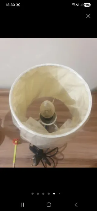 Lámparas de mesa plateadas y beige