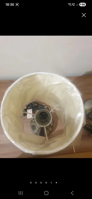 Lámparas de mesa plateadas y beige