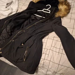 Abrigo Zara Mujer Talla XS con Capucha