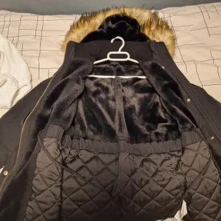 Abrigo Zara Mujer Talla XS con Capucha