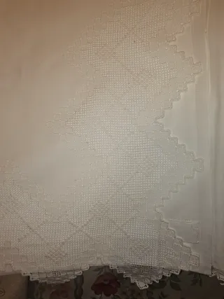 Sábana blanca bordada sin estrenar