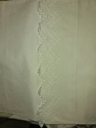 Sábana blanca bordada sin estrenar