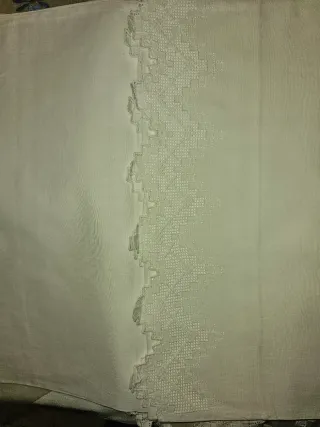 Sábana blanca bordada sin estrenar