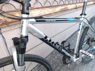 Bicicleta ibrida Trek 7300 Disc