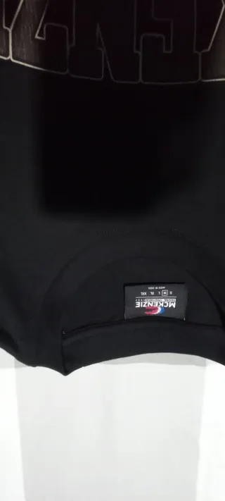 Camiseta McKenzie Negra con Tigres