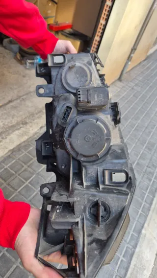 Faro delantero derecho Renault