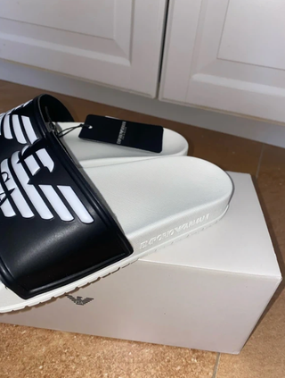 Chanclas Emporio Armani Blancas y Negras