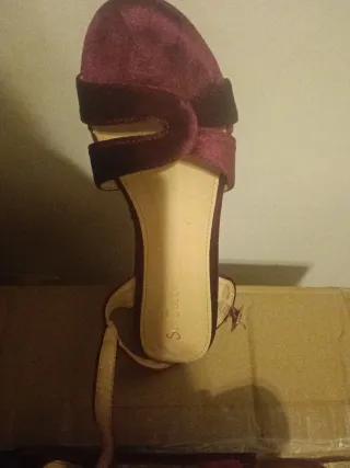 Sandalias burdeos