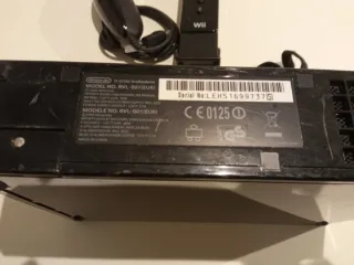 Nintendo Wii Negra con Cables y Mandos