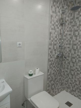 PISO 29 M2 Y DESPACHO CONTIGUO O TRASTERO 45 M2