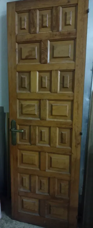 Puerta maciza de castaño