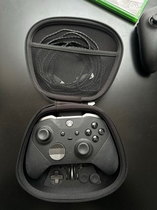 Xbox Series X + 2 Juegos + Accesorios