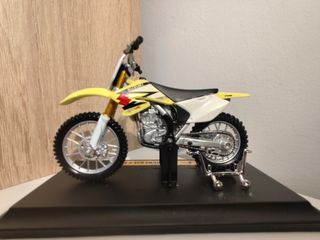 Miniatura Moto Suzuki RM-Z 250 Maisto 1:18