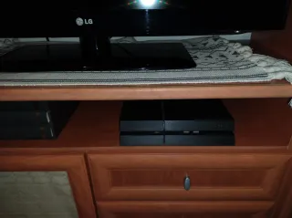 Consola Sony PS4 Negra + Juego