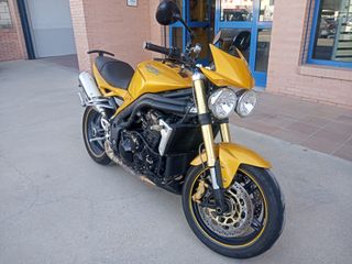 Triumph Speed Triple 1050 Amarilla