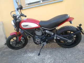 Ducati Scrambler Roja