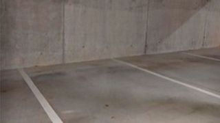 Garaje en venta en Brión