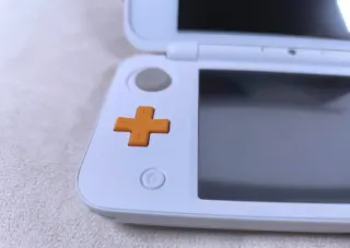 Nintendo 2DS XL Naranja y Blanca