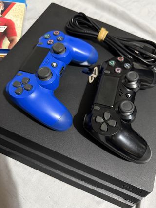 PS4 Pro + 2 Mandos + 2 Juegos