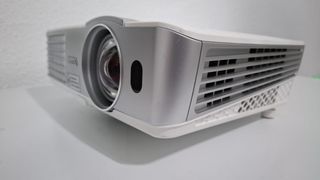 Proyector BenQ MS612ST (Tiro Corto)