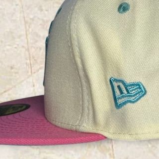 Gorra New Era Beige y Rosa