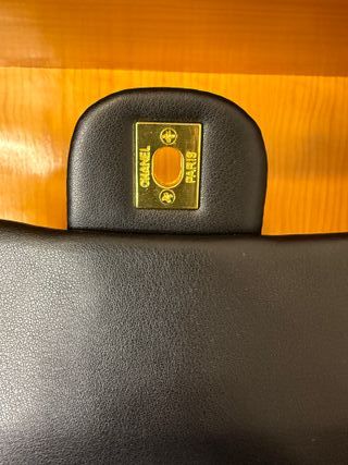 Bolso Chanel Negro y Dorado