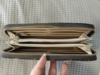 Monedero Guess Marrón y Dorado