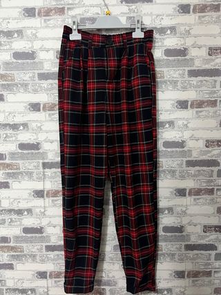 Pantalón cuadros rojo y negro