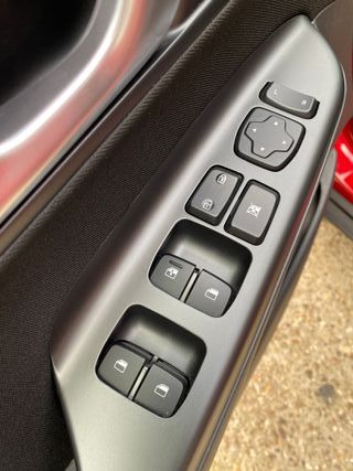 IMPECABLE!!! HYUNDAI KONA HIBRIDO