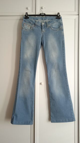 Vaqueros acampanados talla M