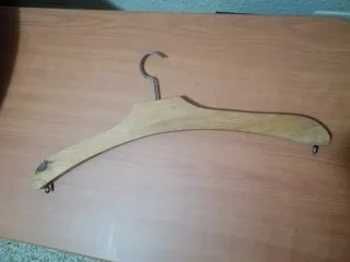 Conjunto Perchas madera antiguas con gancho metal