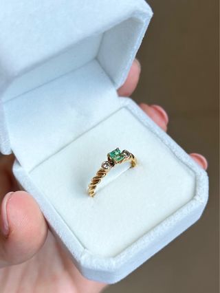 Anillo Oro 18k Esmeralda y Diamantes
