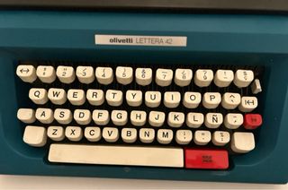 Máquina de escribir Olivetti Lettera 42