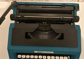 Máquina de escribir Olivetti Lettera 42