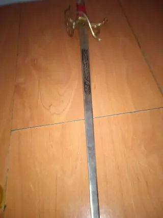 Espada decorativa metal y plástico