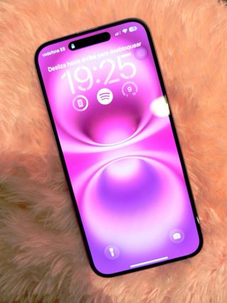 iPhone 16 plus Rosa + Funda