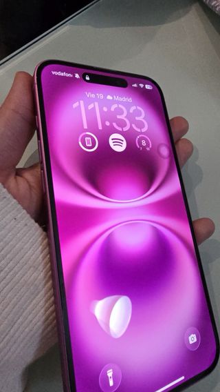 iPhone 16 plus Rosa + Funda