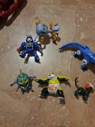 Lote Juguetes Invizimals