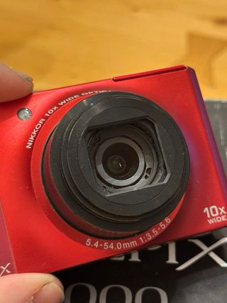 Nikon Coolpix S8000 · 14 MP · Zoom 10x En su caja