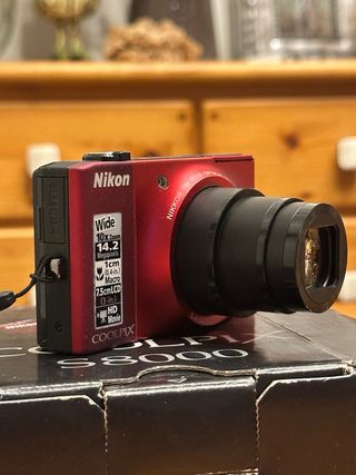 Nikon Coolpix S8000 · 14 MP · Zoom 10x En su caja