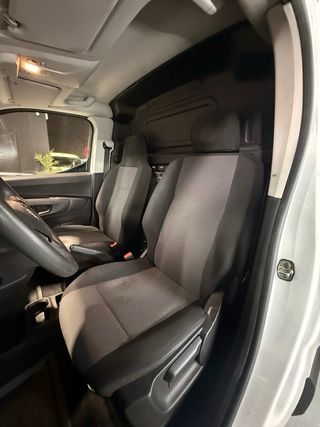 Opel Combo 2021 100cv IVA, 1 dueño, Cerraduras