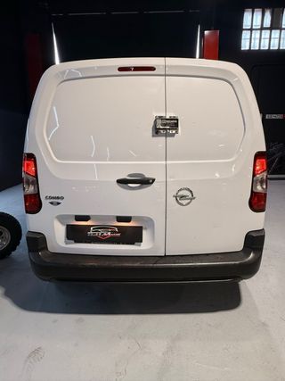 Opel Combo 2021 100cv IVA, 1 dueño, Cerraduras