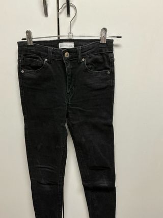 Pantalón vaquero negro Mango niña talla 10