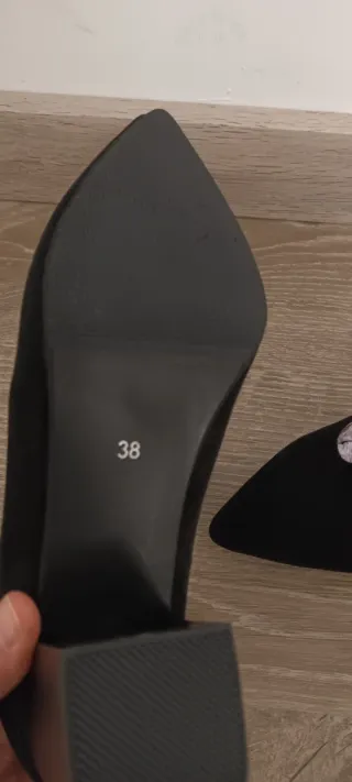 Zapatos tacón medio negros sin marca