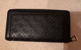 Monedero Guess Negro y Dorado